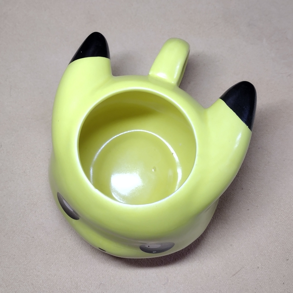 Large Pikachu Mug - Picture 5 of 6